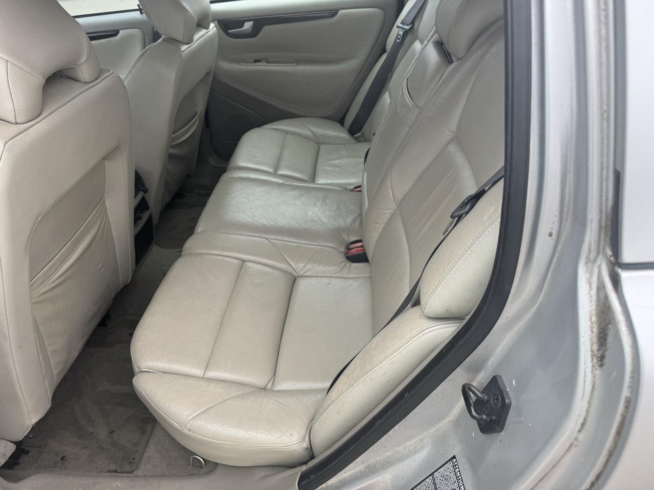 Volvo V70  2004