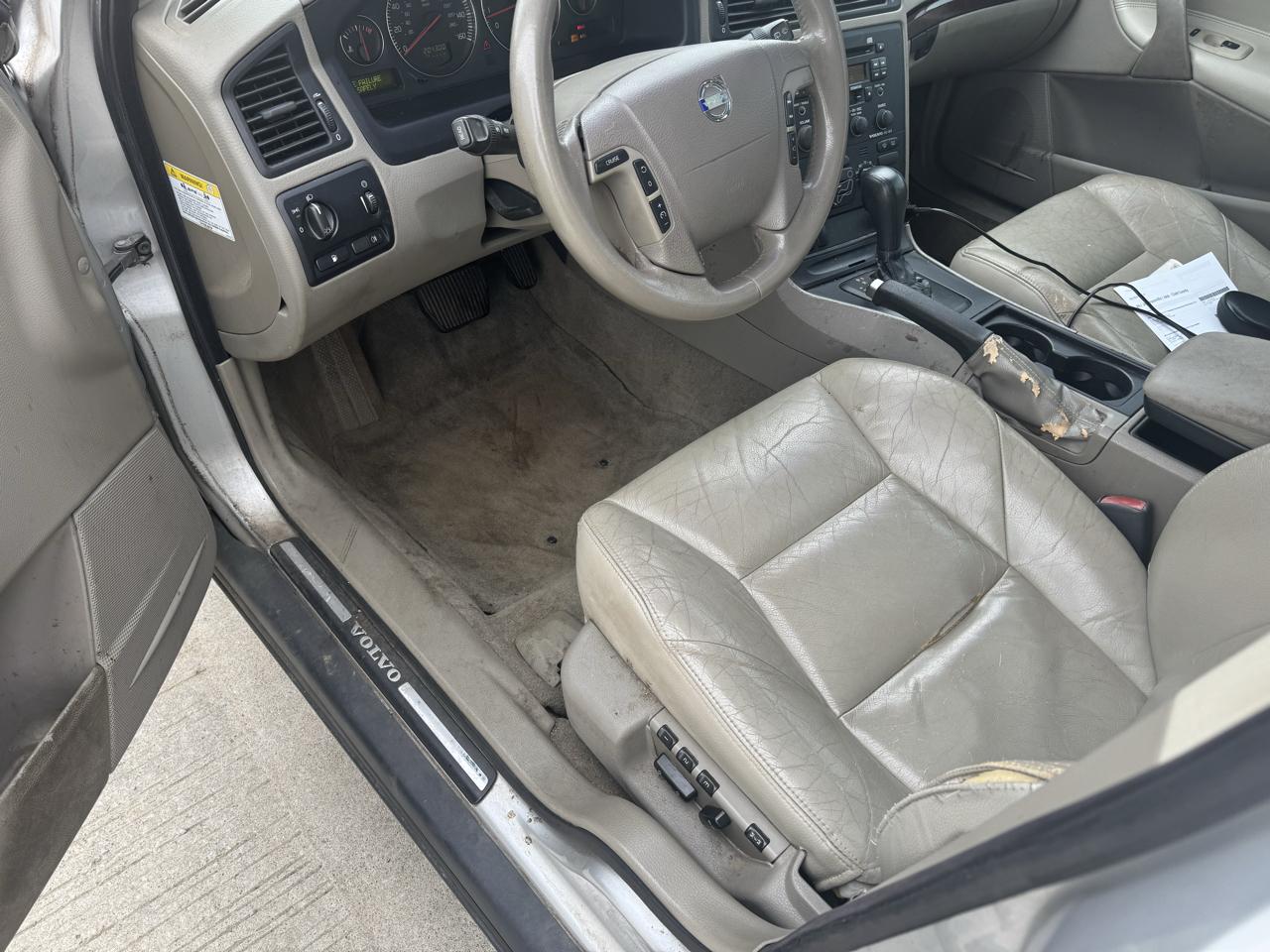 Volvo V70  2004