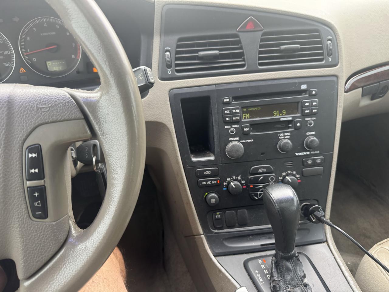Volvo V70  2004