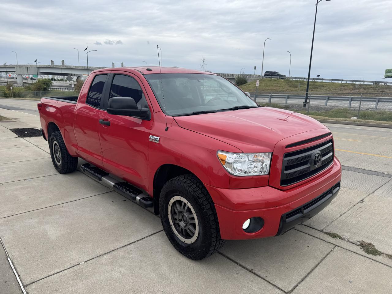 Toyota Tundra  2011