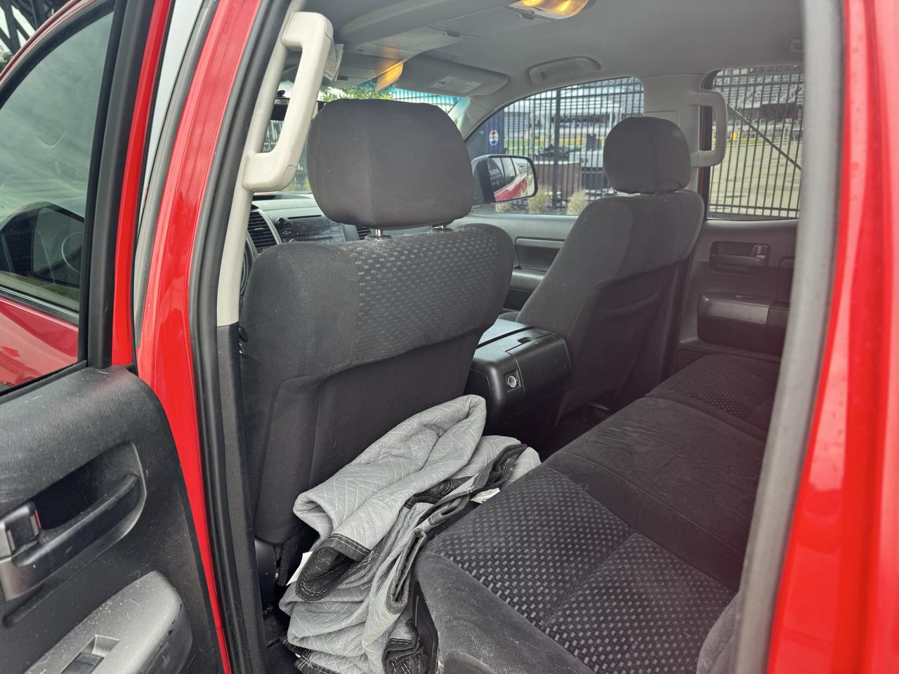 Toyota Tundra  2011