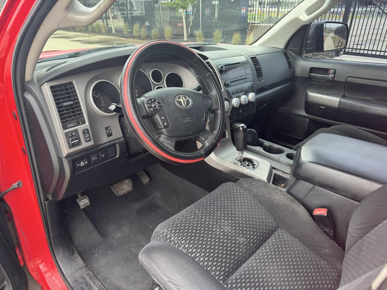 Toyota Tundra  2011