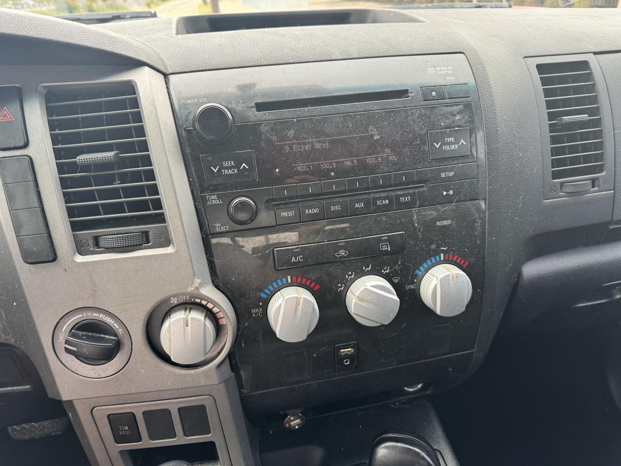 Toyota Tundra  2011