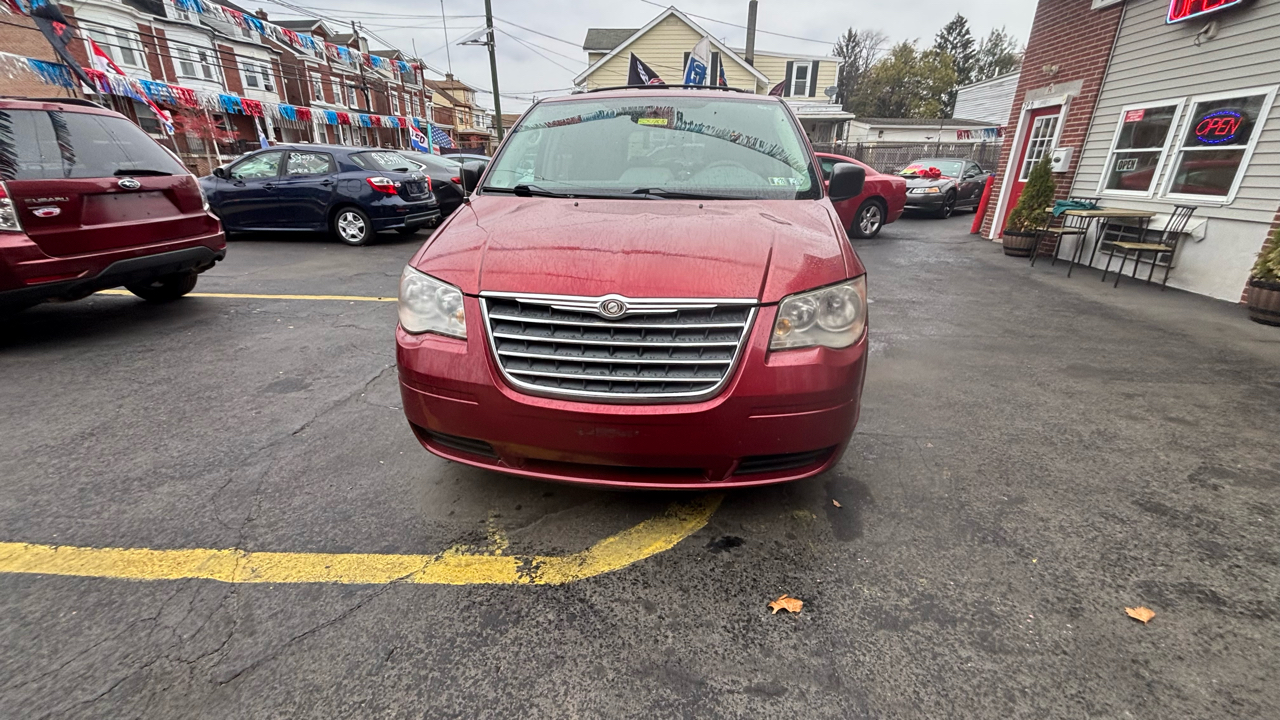 Chrysler Town & Country Voyager 2010