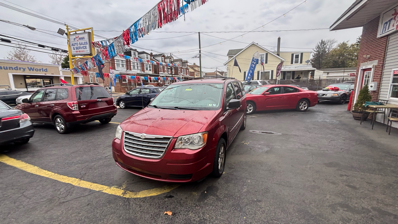 Chrysler Town & Country Voyager 2010