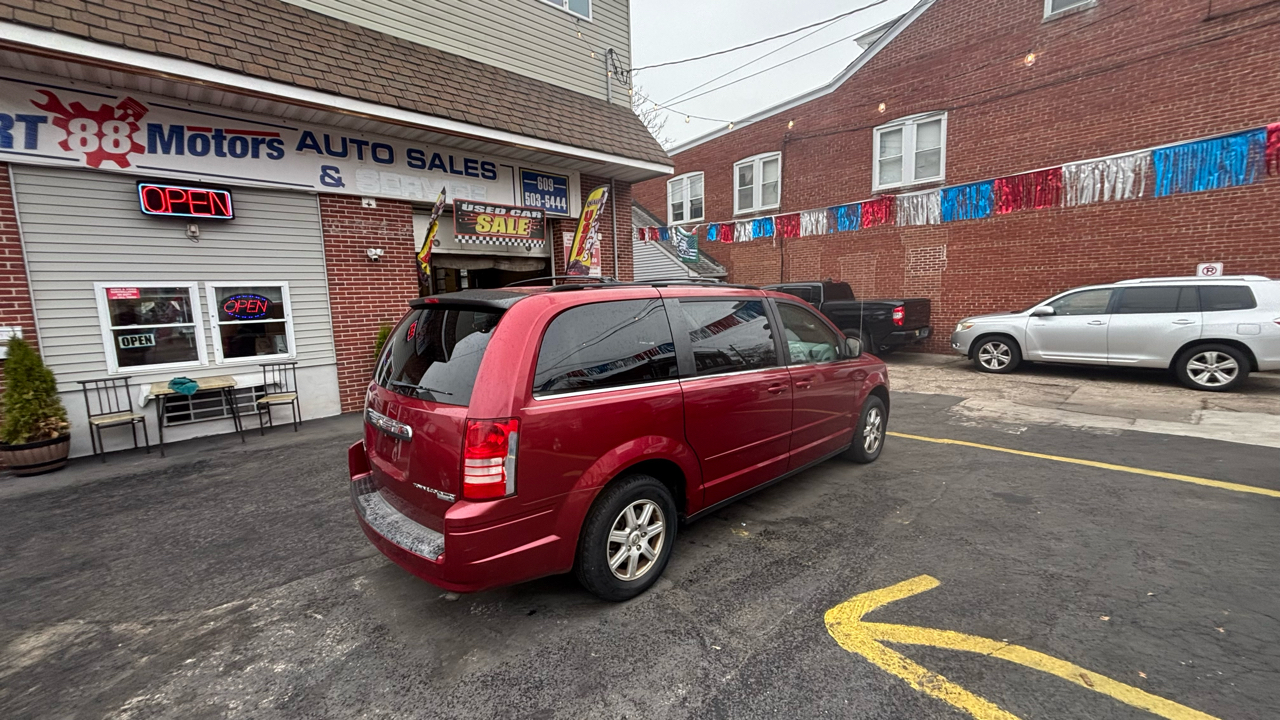 Chrysler Town & Country Voyager 2010