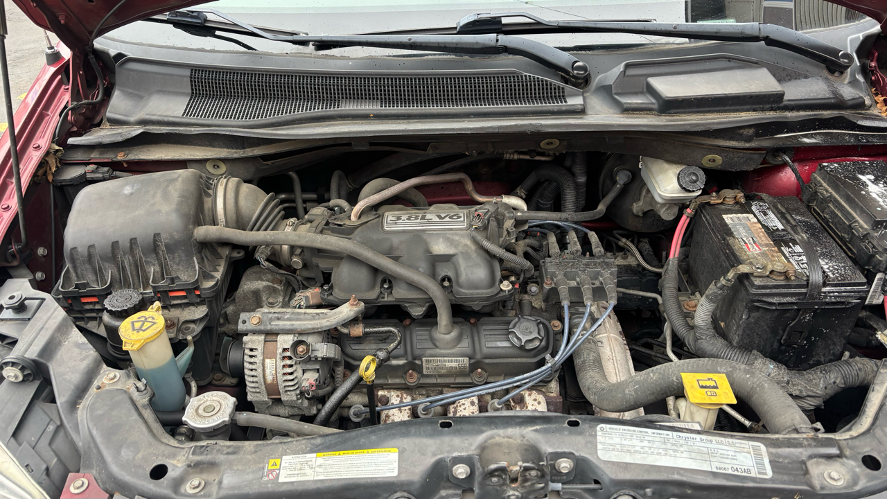 Chrysler Town & Country Voyager 2010