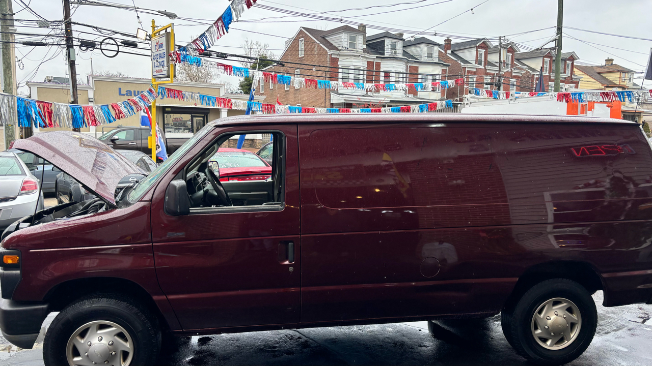 Ford Econoline E-250 2011