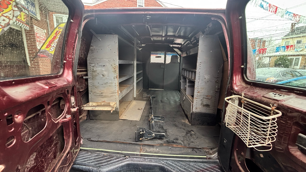 Ford Econoline E-250 2011