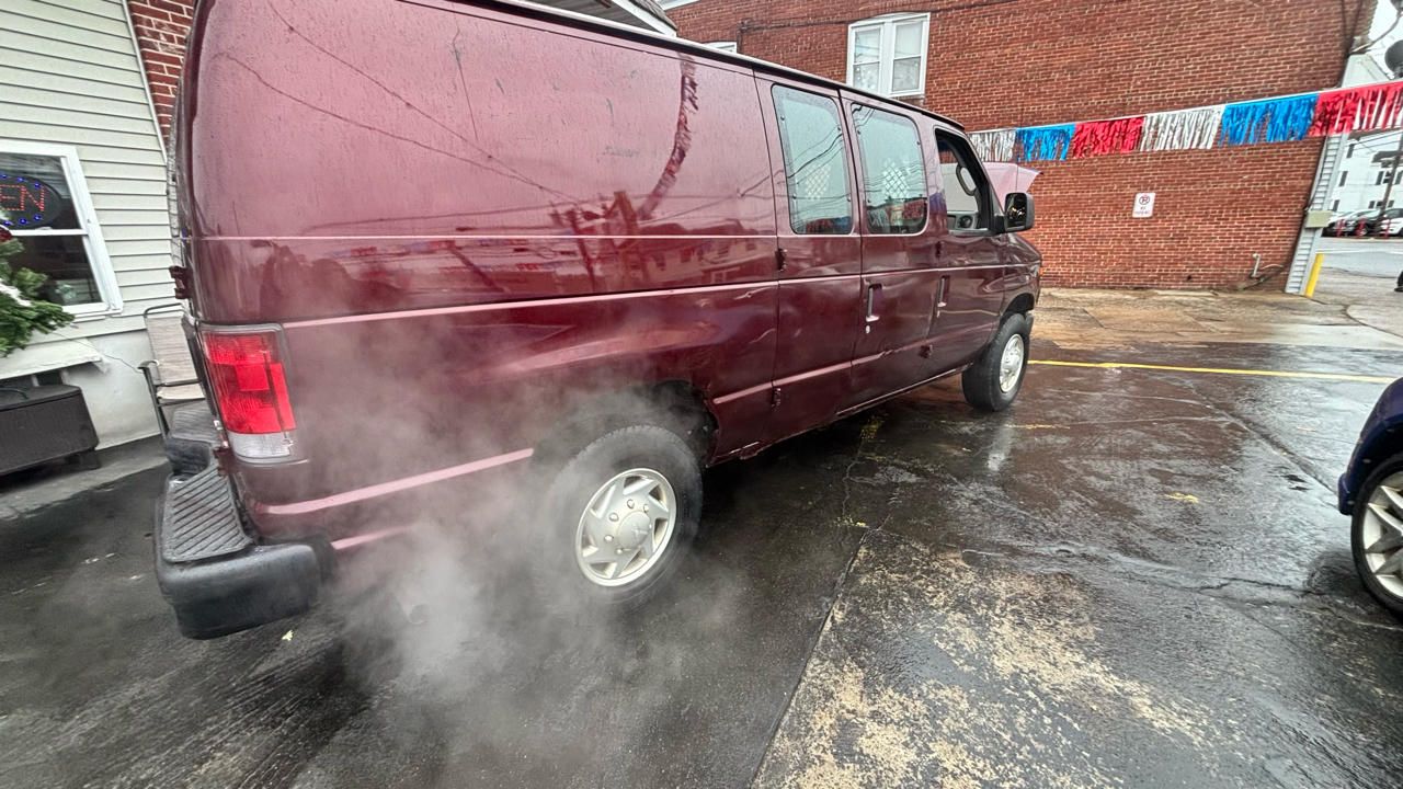 Ford Econoline E-250 2011