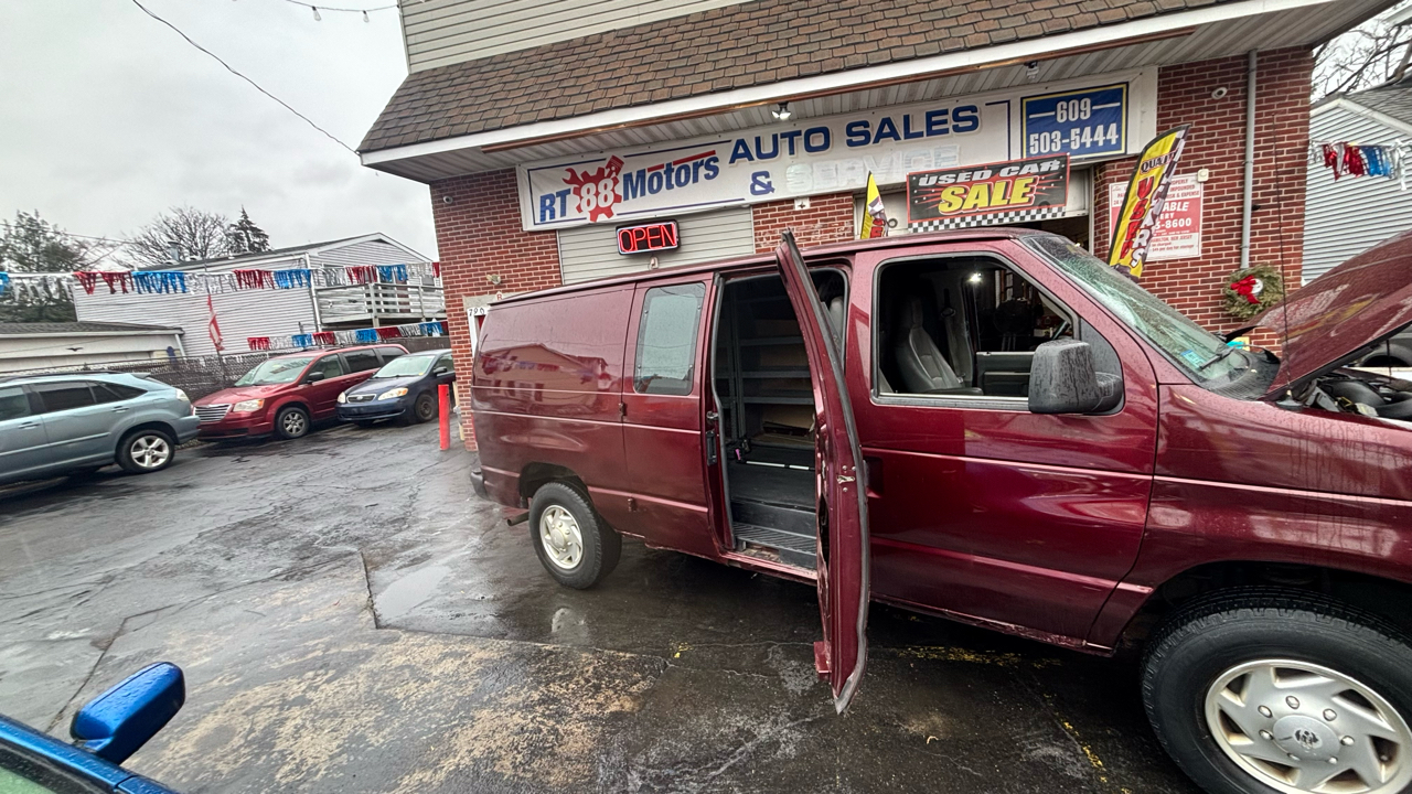 Ford Econoline E-250 2011