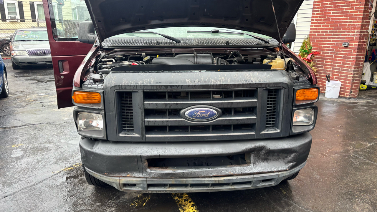 Ford Econoline E-250 2011