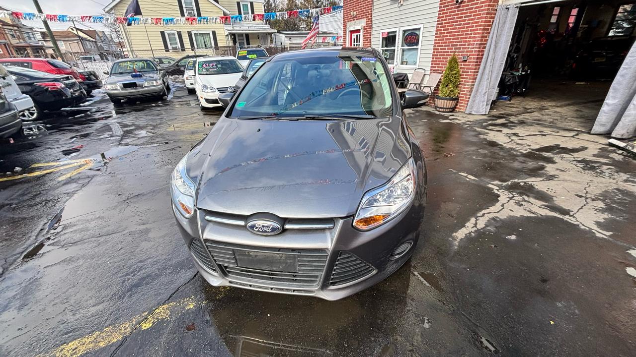 Ford Focus SE Sedan 2013