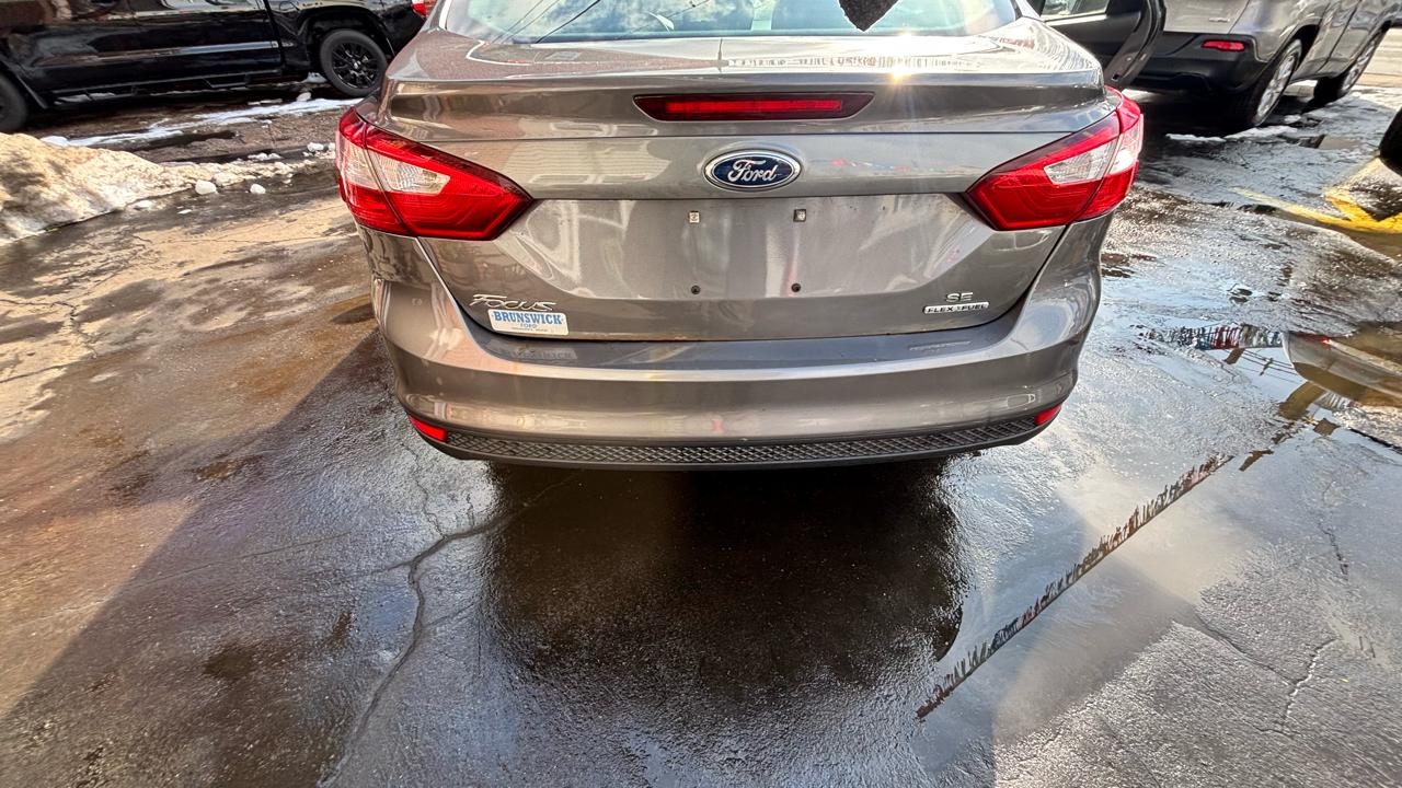 Ford Focus SE Sedan 2013