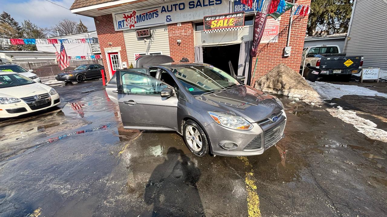 Ford Focus SE Sedan 2013