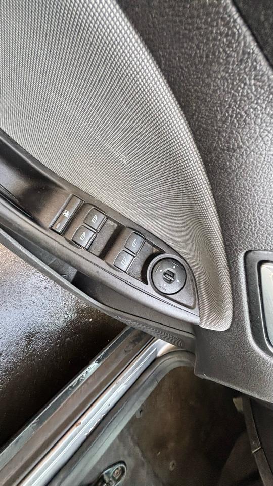 Ford Focus SE Sedan 2013