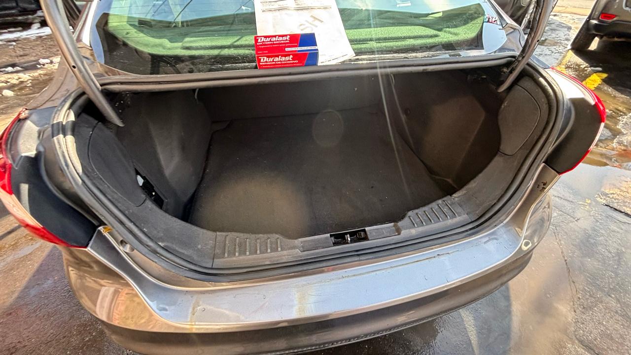 Ford Focus SE Sedan 2013