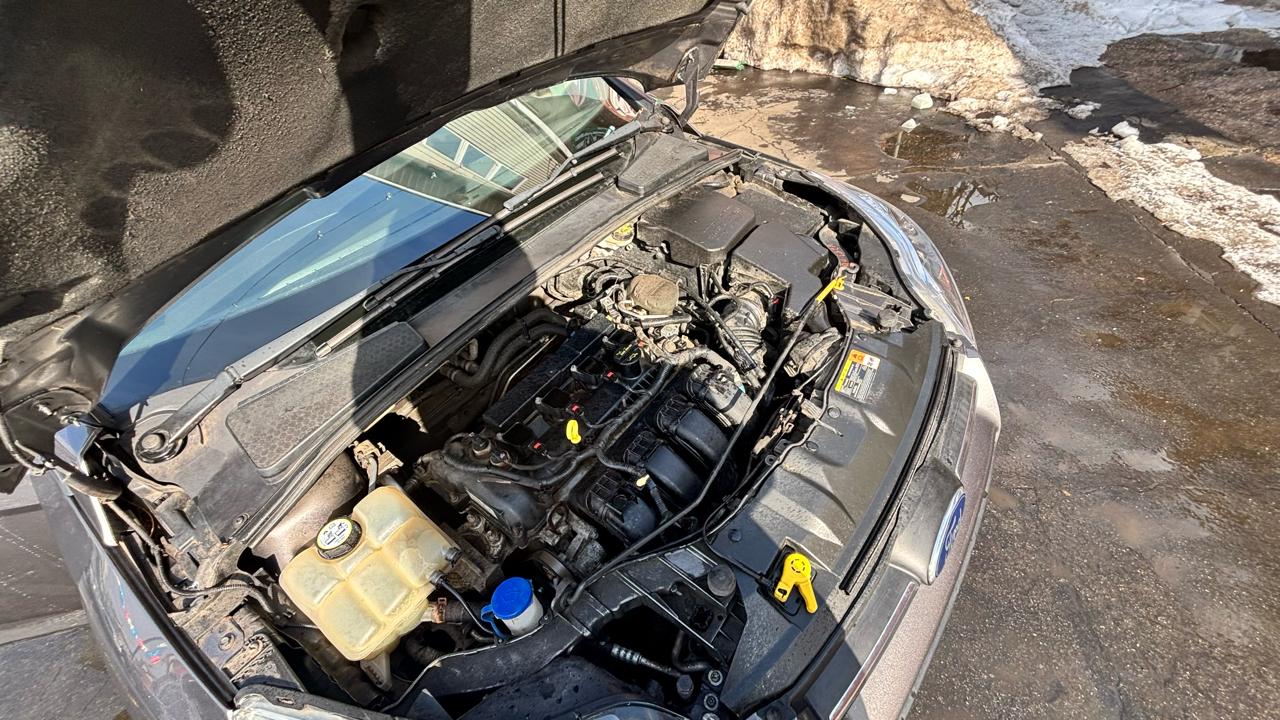 Ford Focus SE Sedan 2013