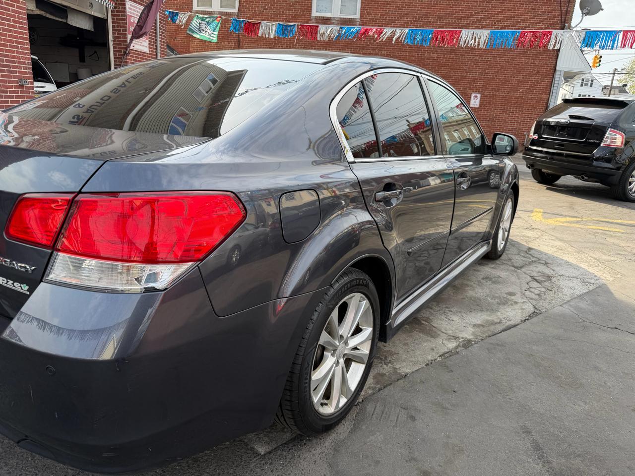 Subaru Legacy 2.5i Premium 2013