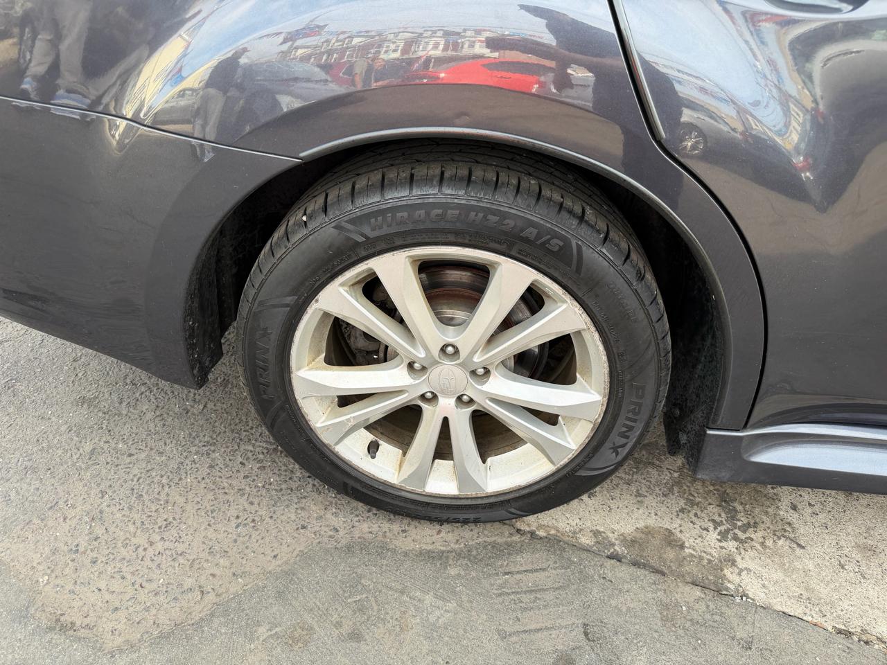 Subaru Legacy 2.5i Premium 2013