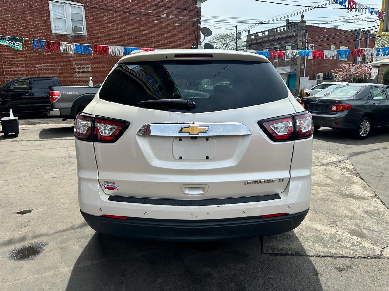 Chevrolet Traverse 2LT AWD 2013