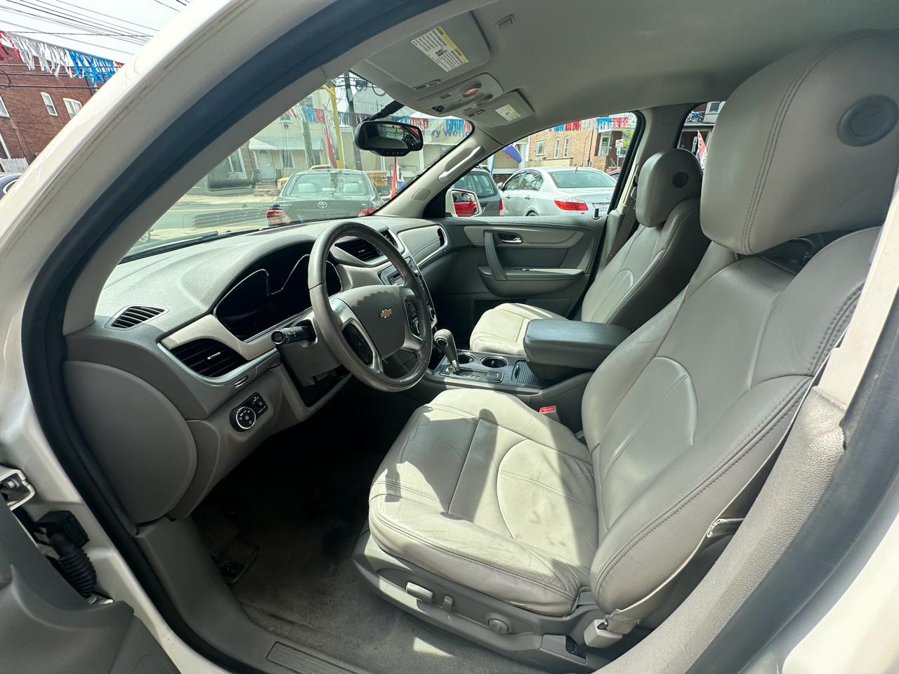 Chevrolet Traverse 2LT AWD 2013