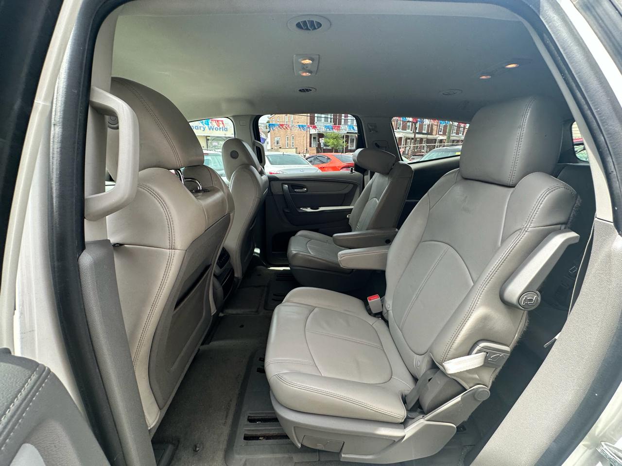 Chevrolet Traverse 2LT AWD 2013