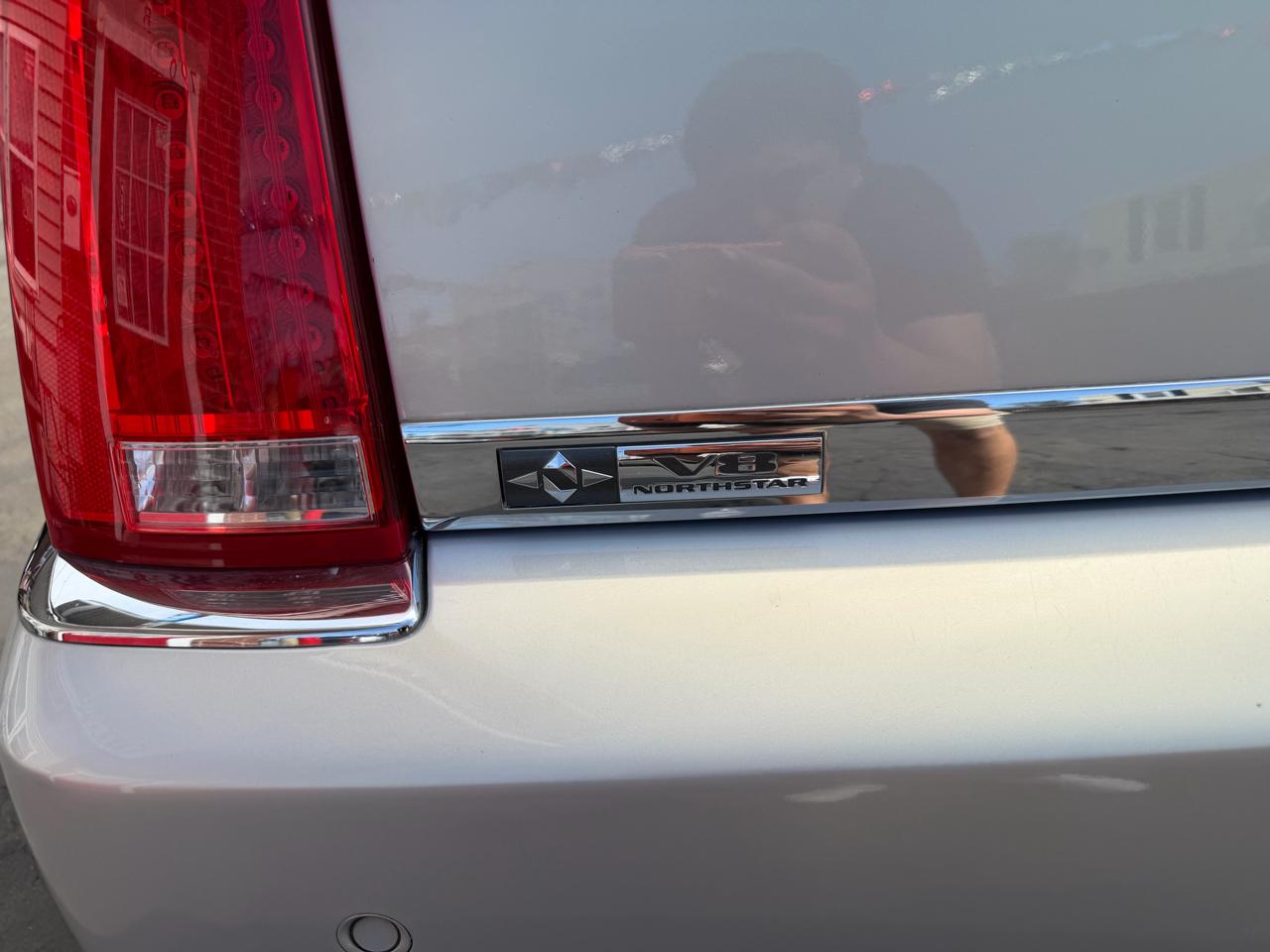 Cadillac DTS Sedan 2007