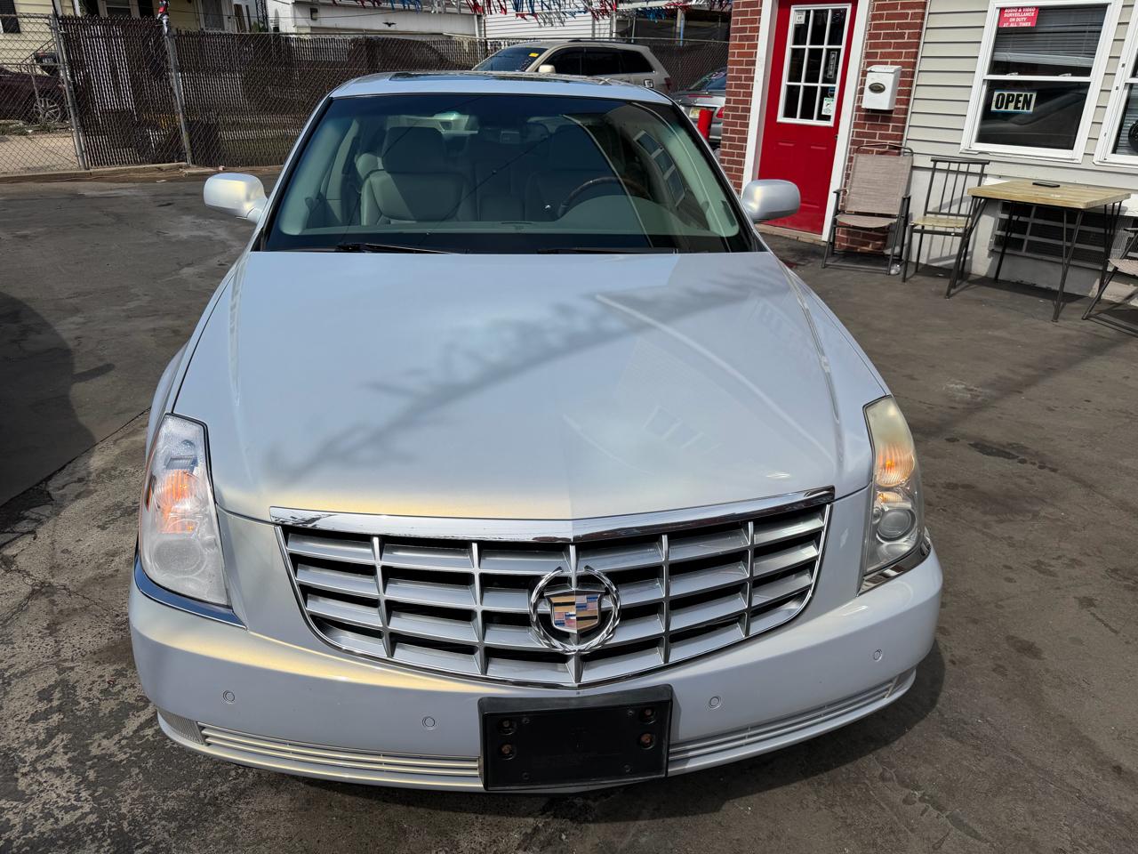 Cadillac DTS Sedan 2007