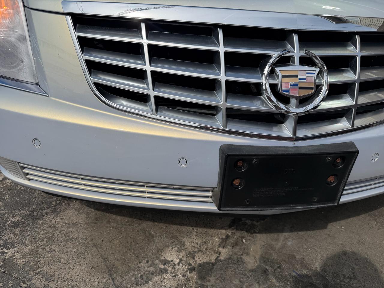 Cadillac DTS Sedan 2007