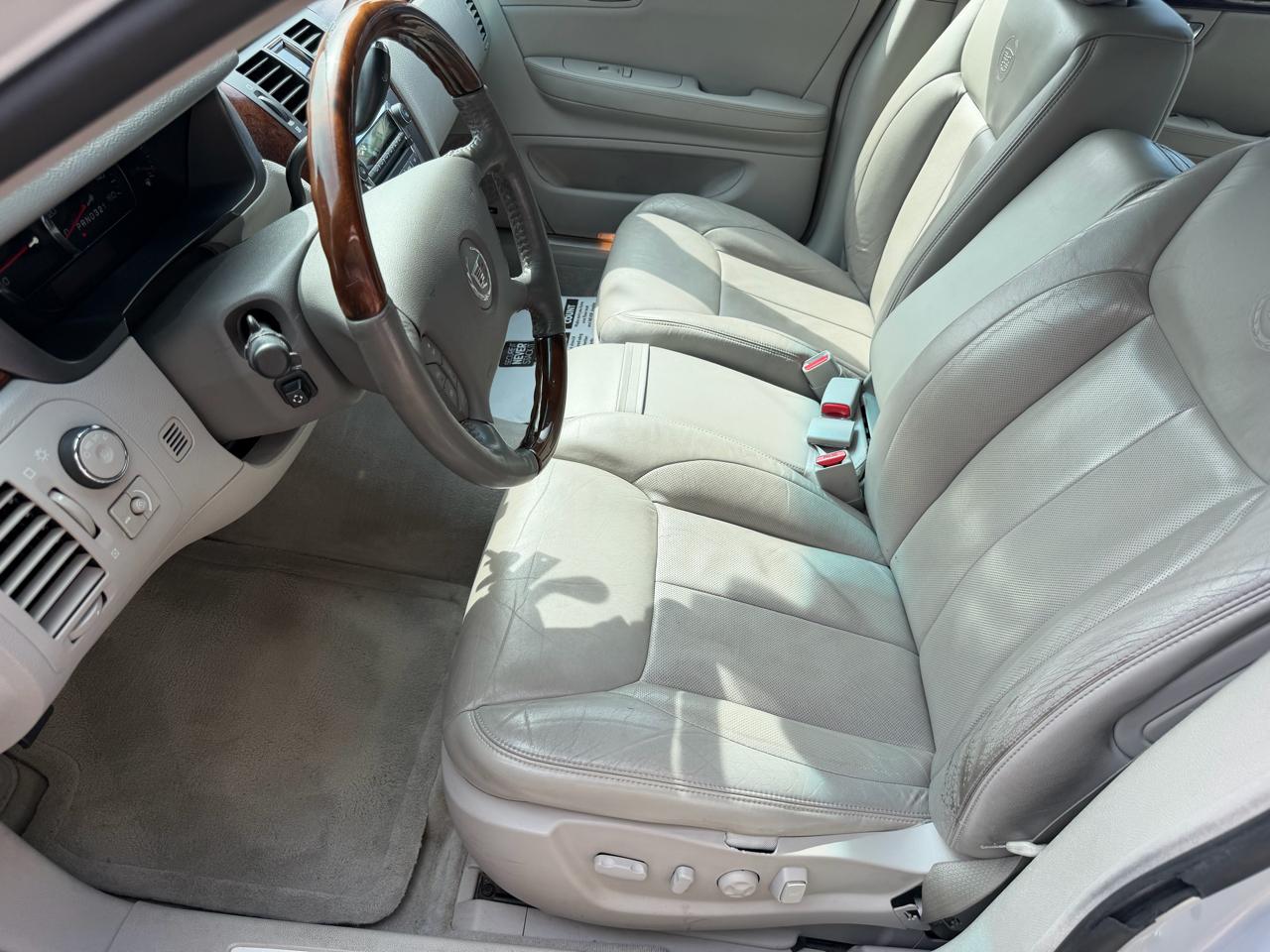 Cadillac DTS Sedan 2007