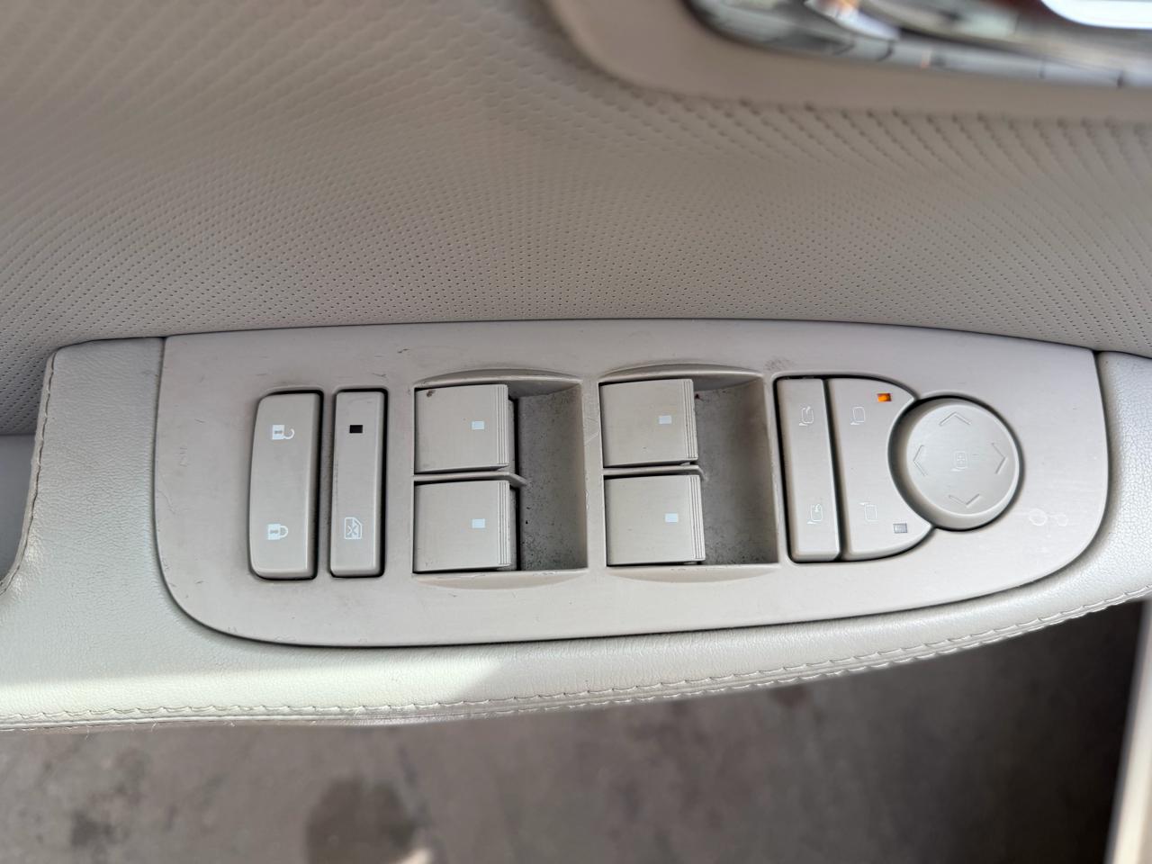 Cadillac DTS Sedan 2007