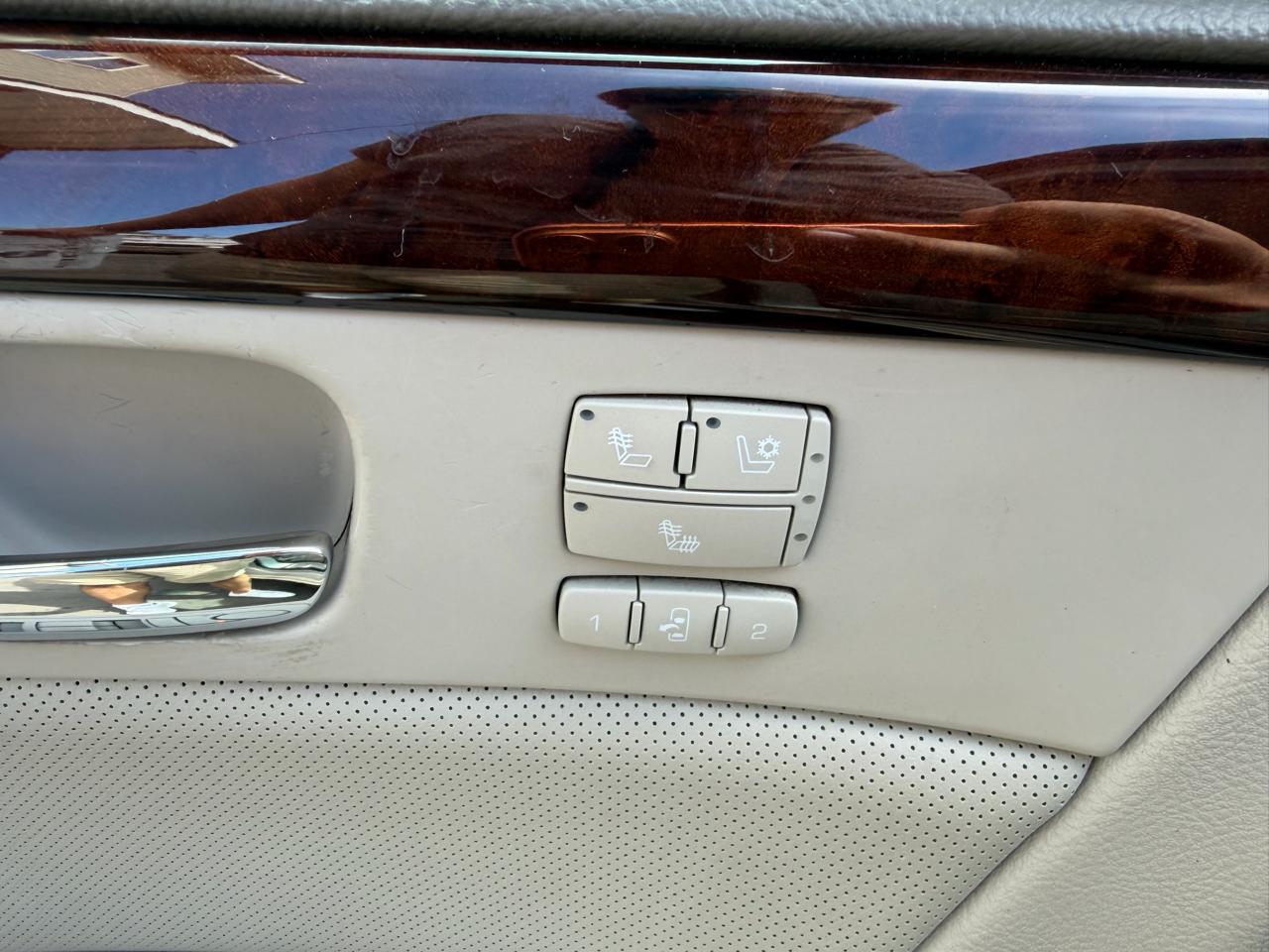 Cadillac DTS Sedan 2007