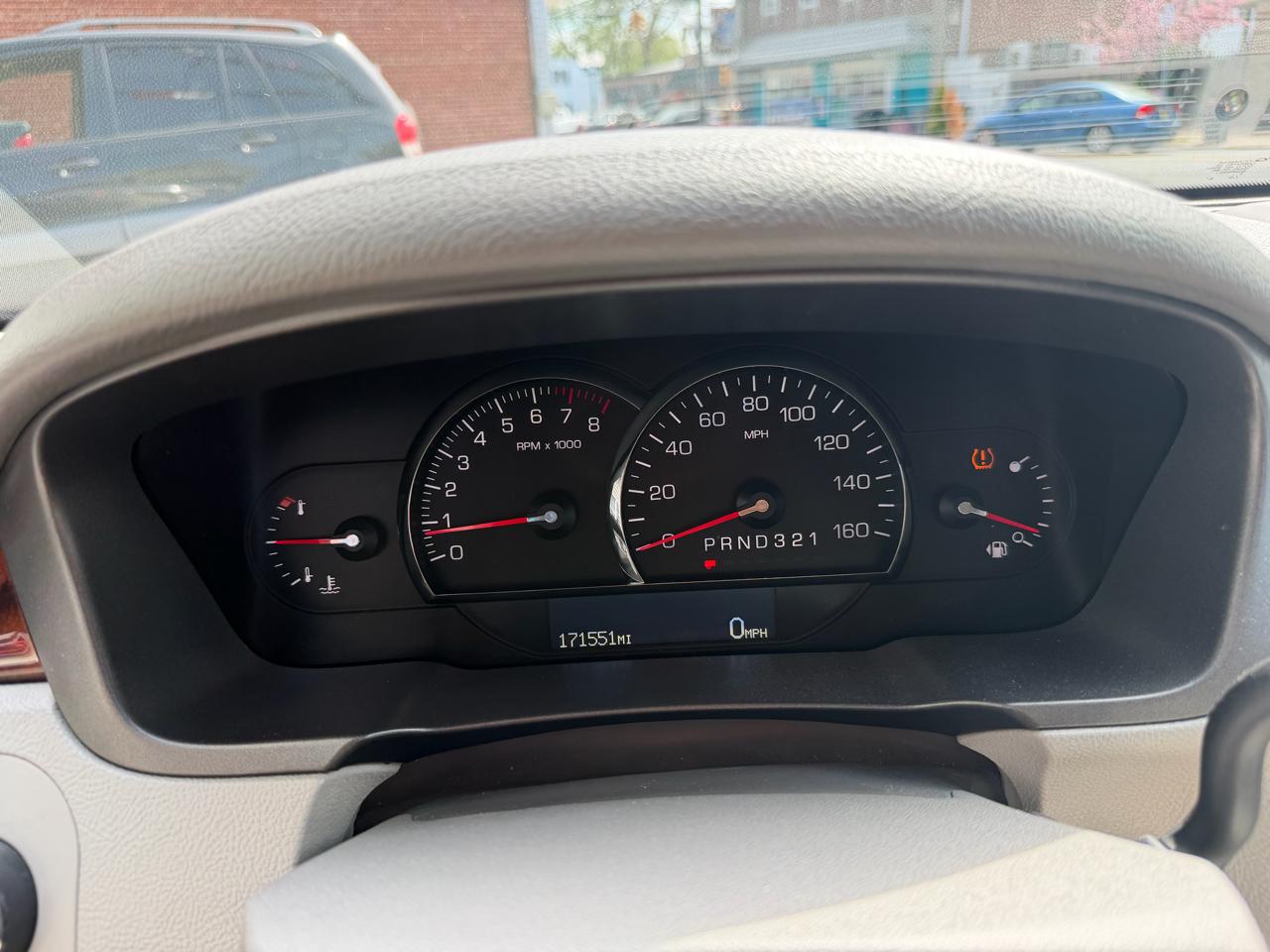 Cadillac DTS Sedan 2007