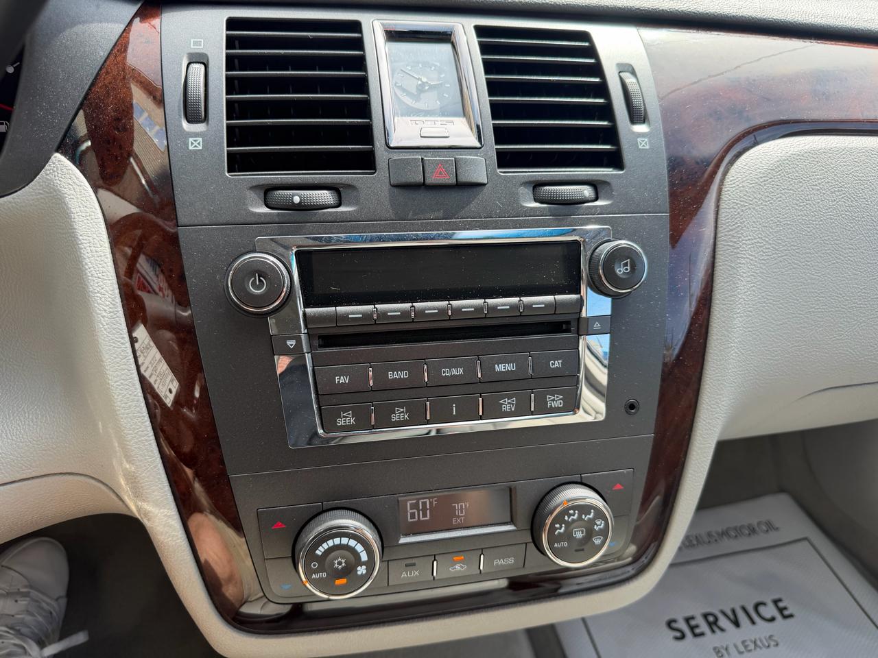 Cadillac DTS Sedan 2007