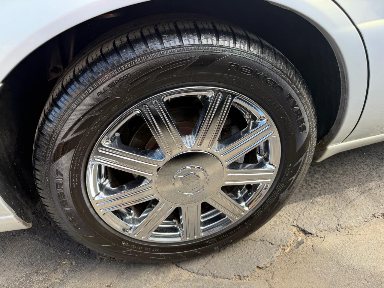 Cadillac DTS Sedan 2007