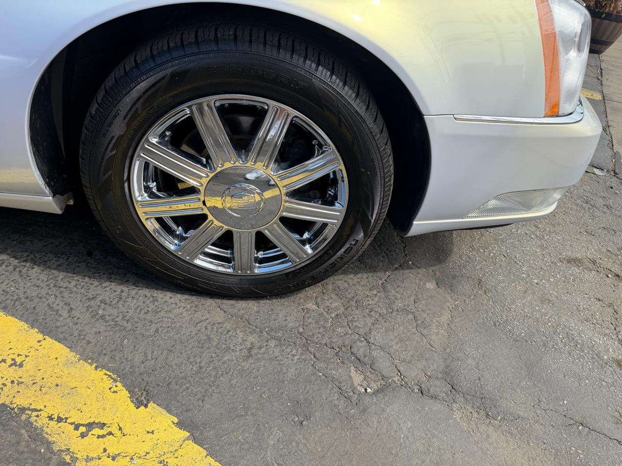 Cadillac DTS Sedan 2007