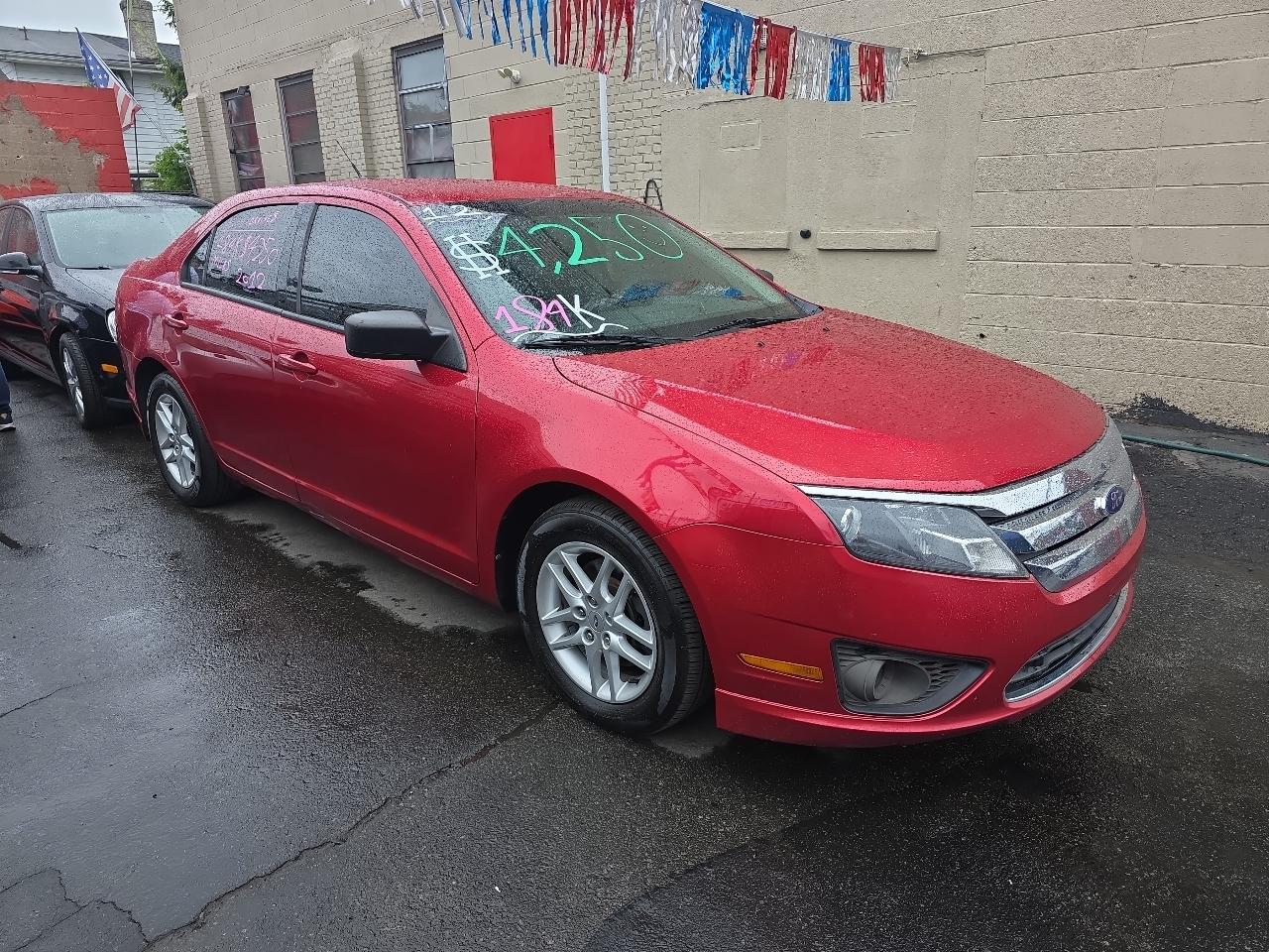 Ford Fusion S 2012
