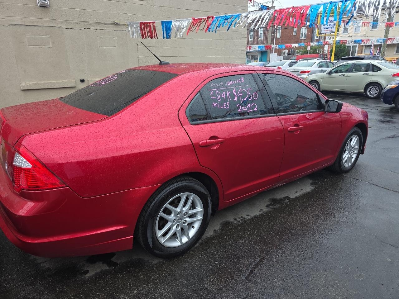 Ford Fusion S 2012