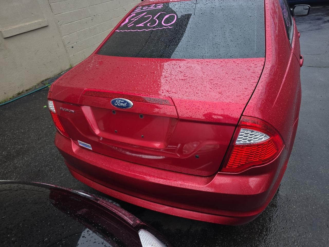 Ford Fusion S 2012