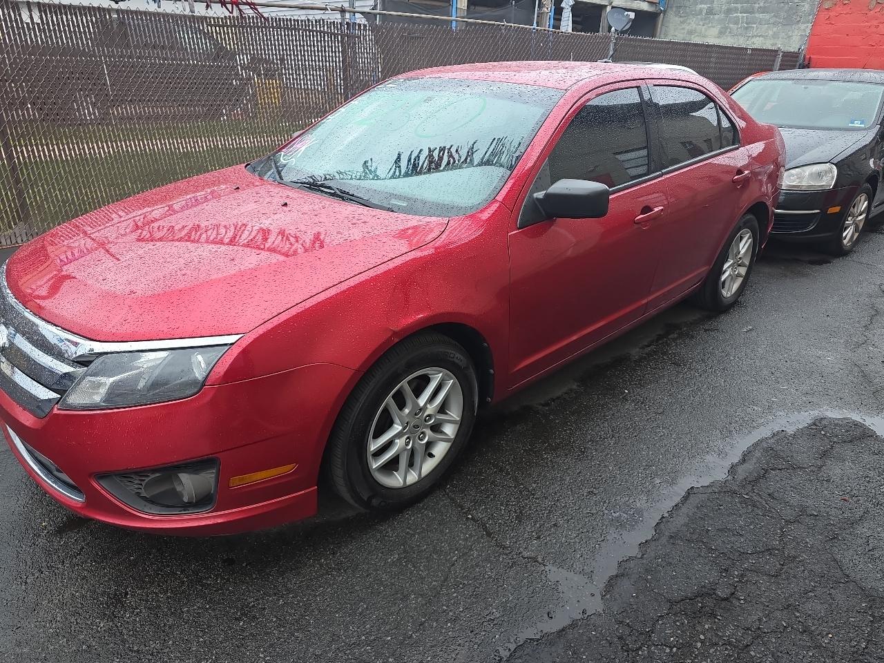 Ford Fusion S 2012