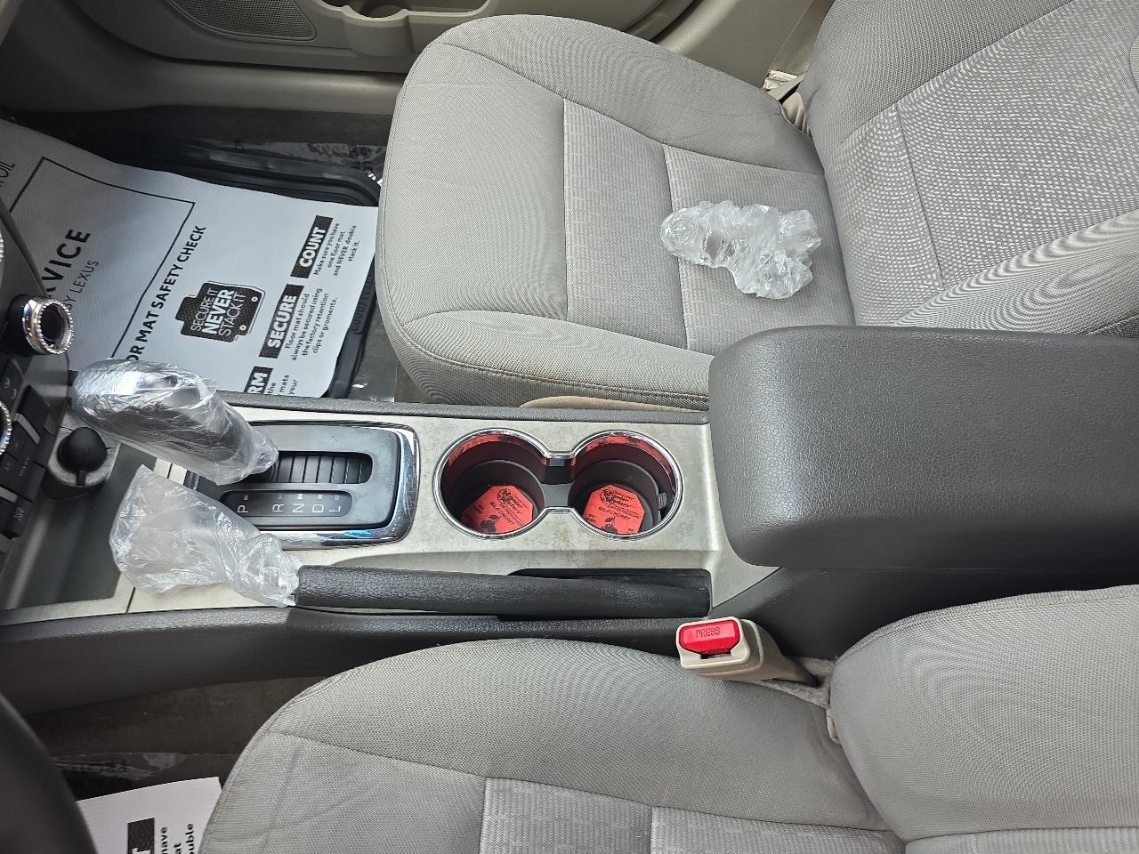 Ford Fusion S 2012