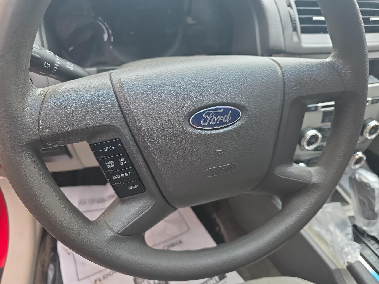 Ford Fusion S 2012
