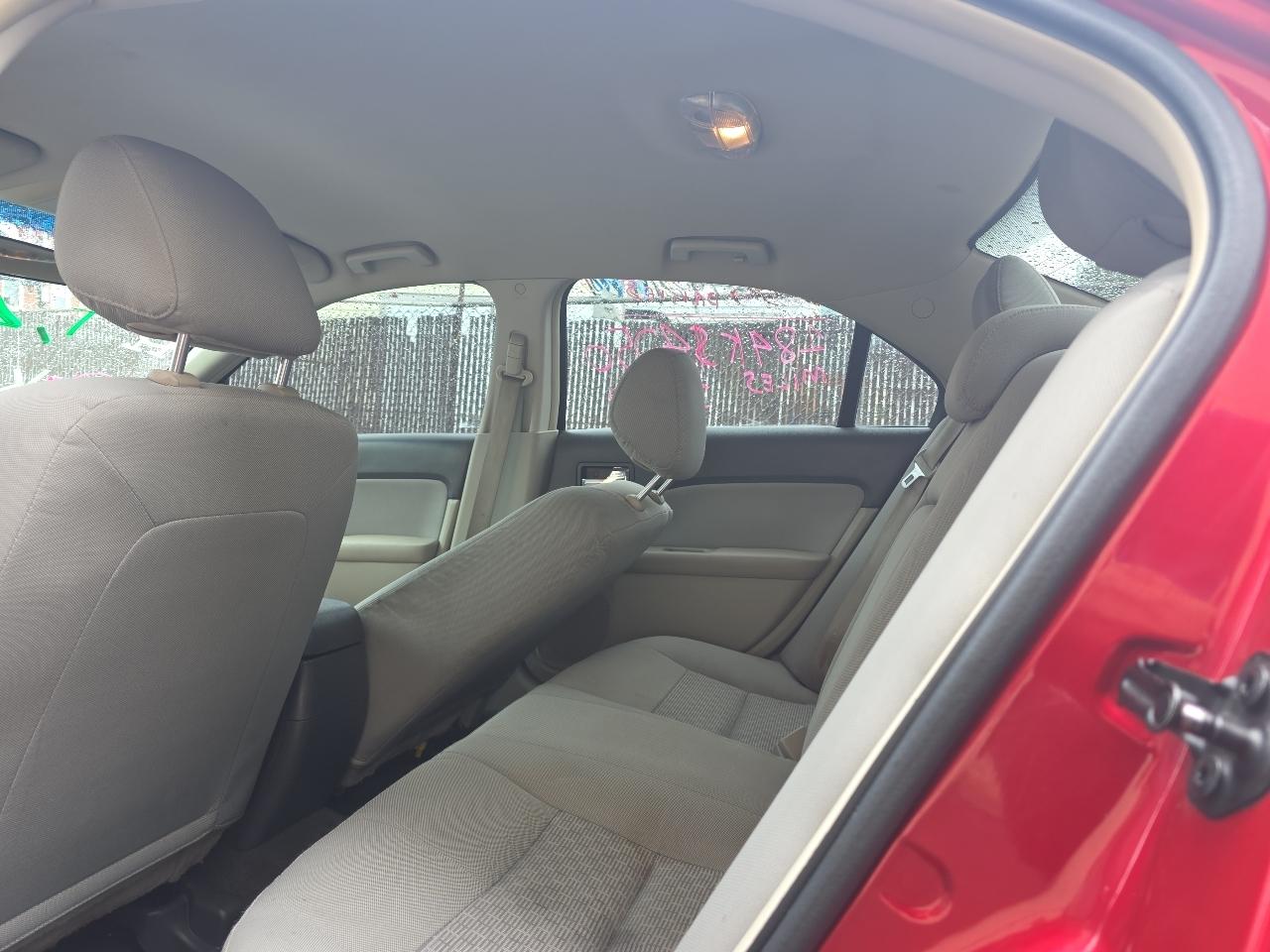 Ford Fusion S 2012