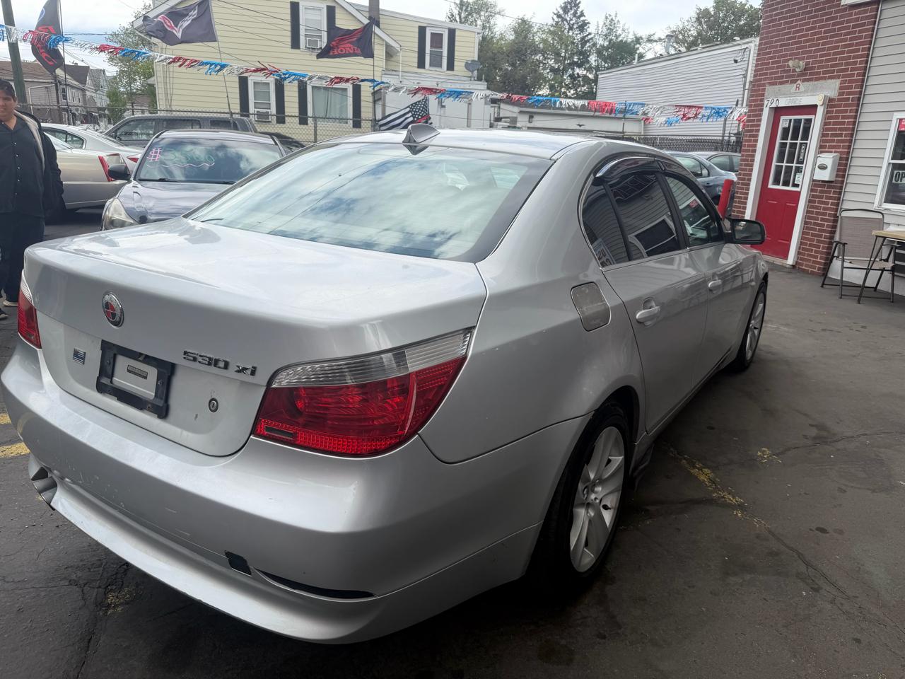 BMW 5-Series 530xi 2006