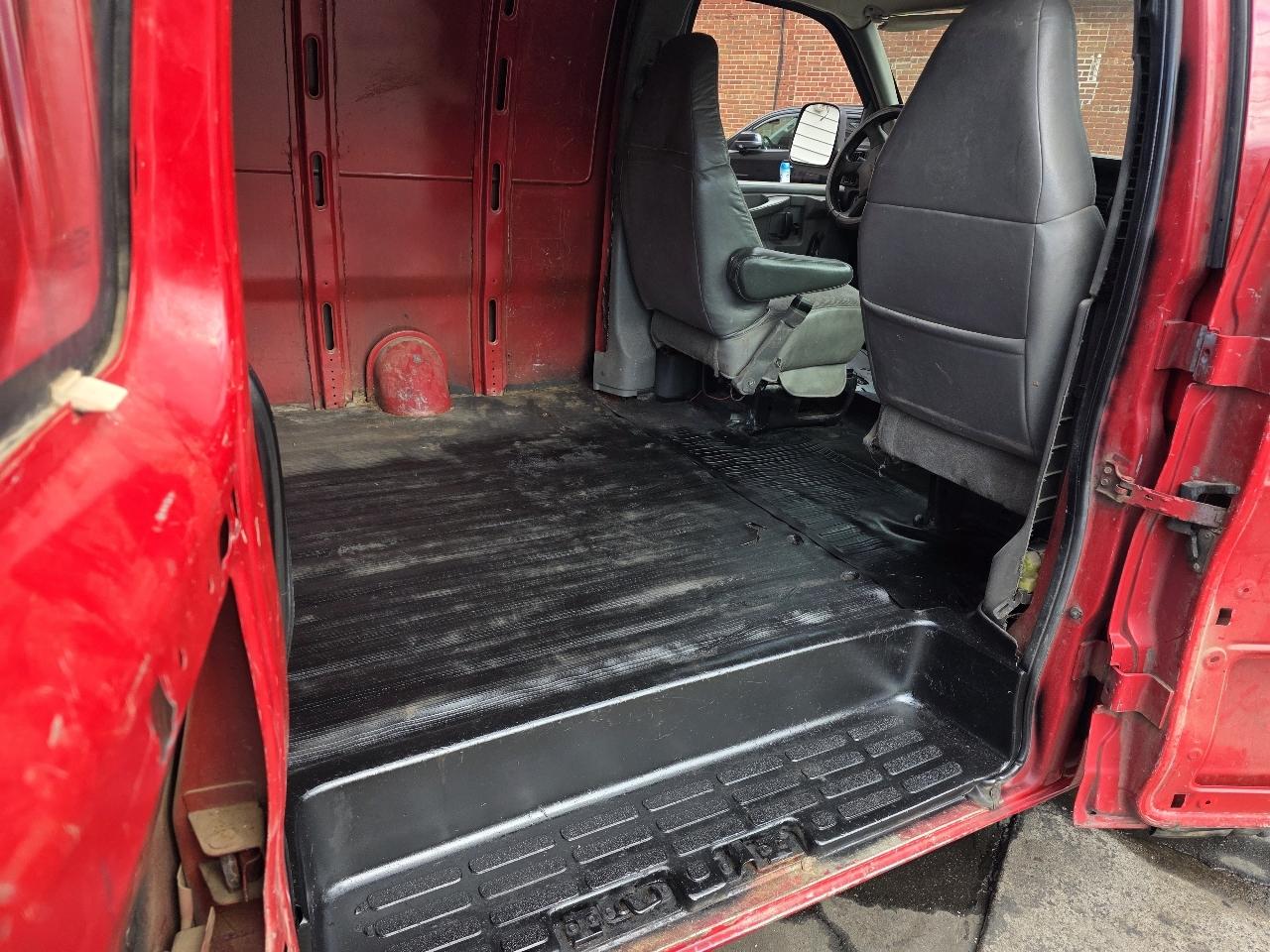 Chevrolet Express 3500 Cargo 2005