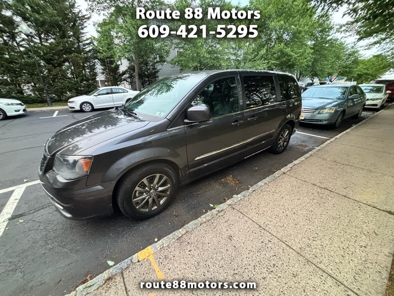 2015 Chrysler Town & Country S