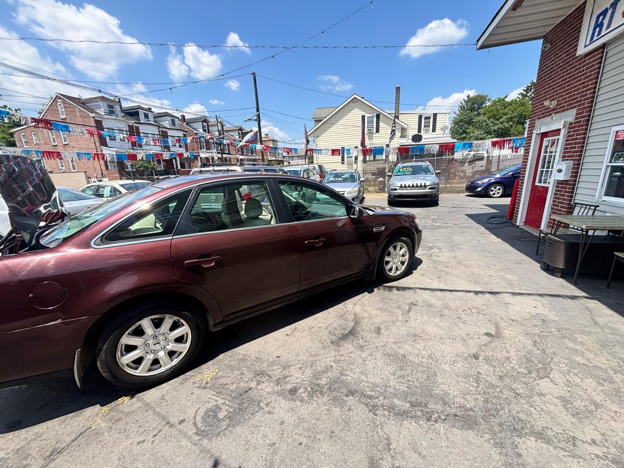 Ford Taurus SE FWD 2009