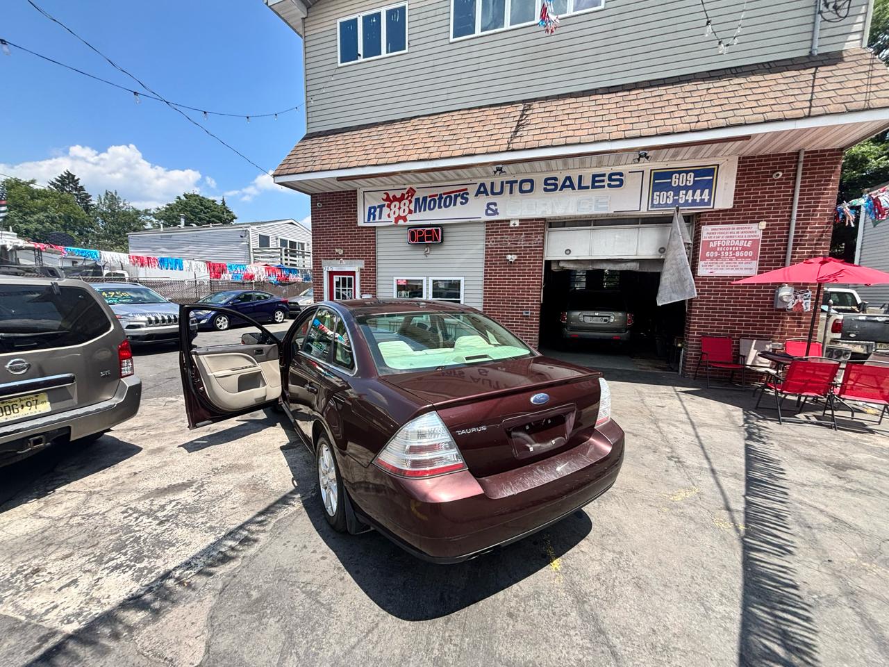 Ford Taurus SE FWD 2009