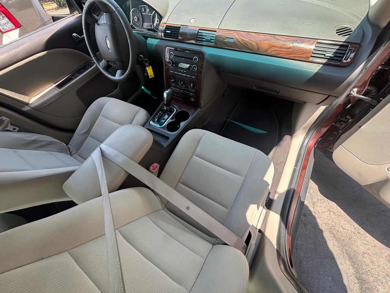 Ford Taurus SE FWD 2009